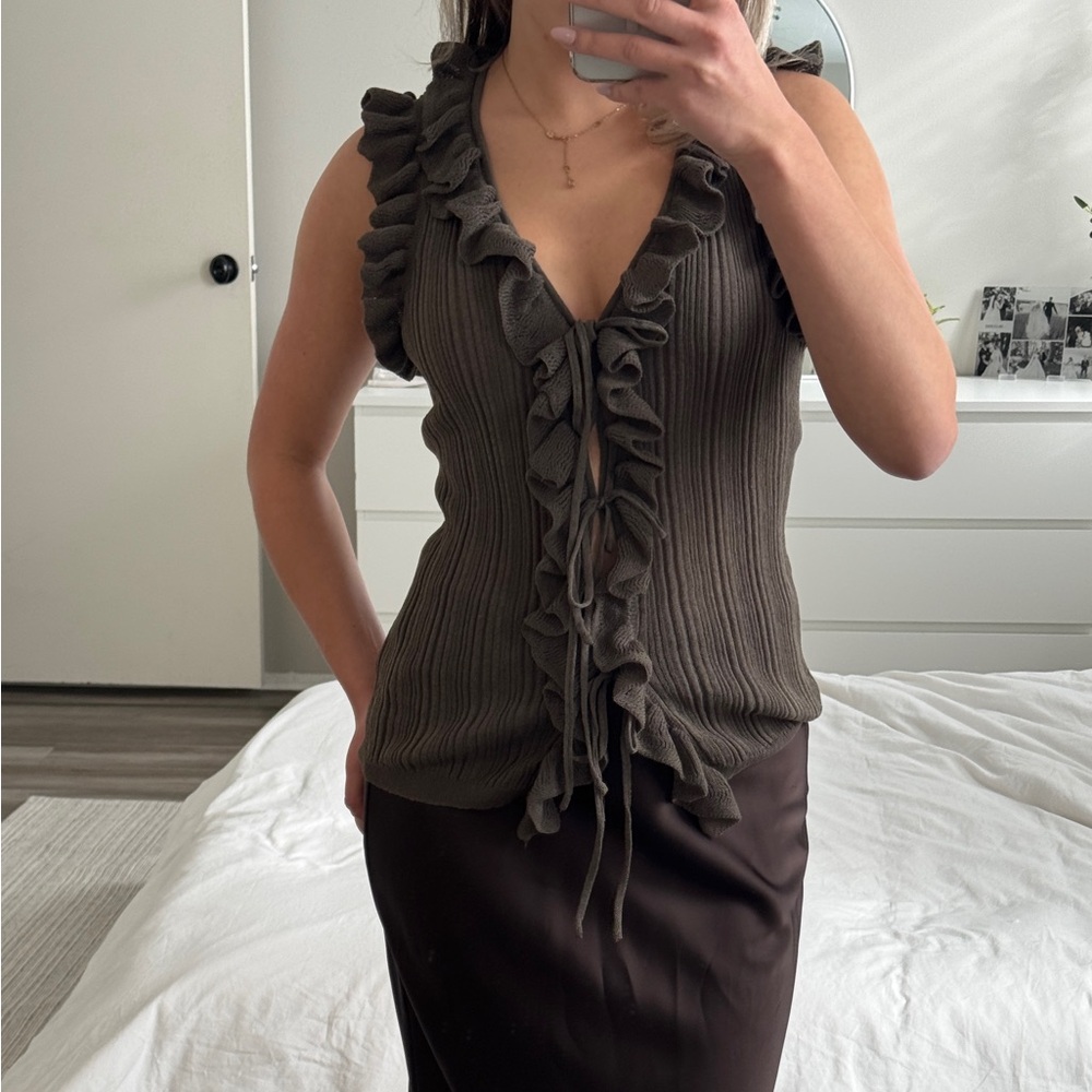 Zara Brown Ruffled Knit Top